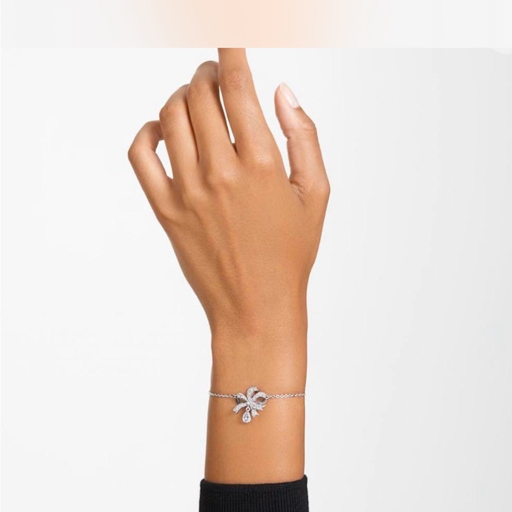 Swarovski Hyerbola Bow Bracelet